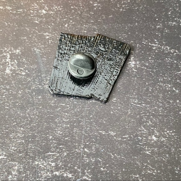 Video Tape Enamel Pin/ Brooch - Picture 4 of 6